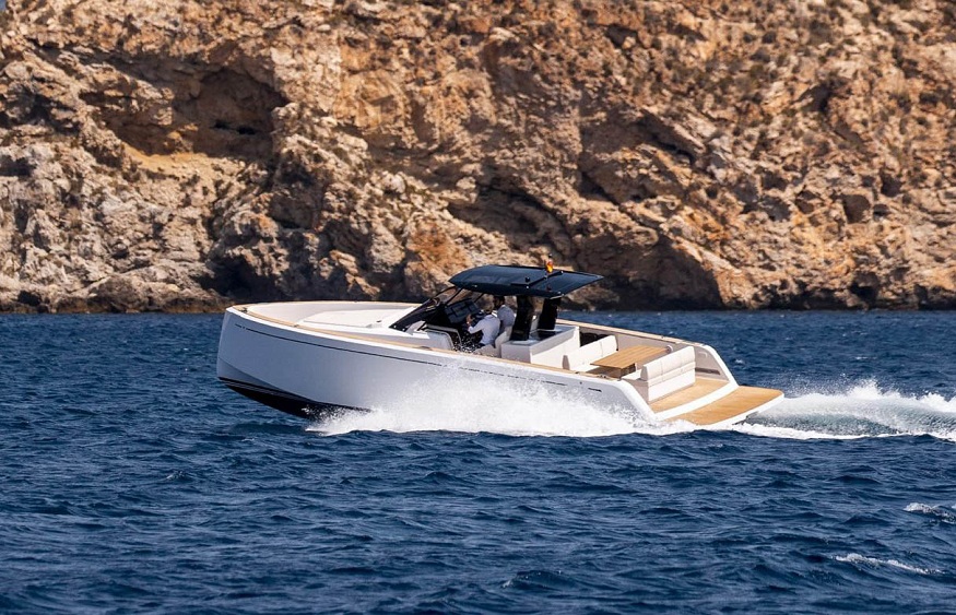 Luxury Boats for rent in